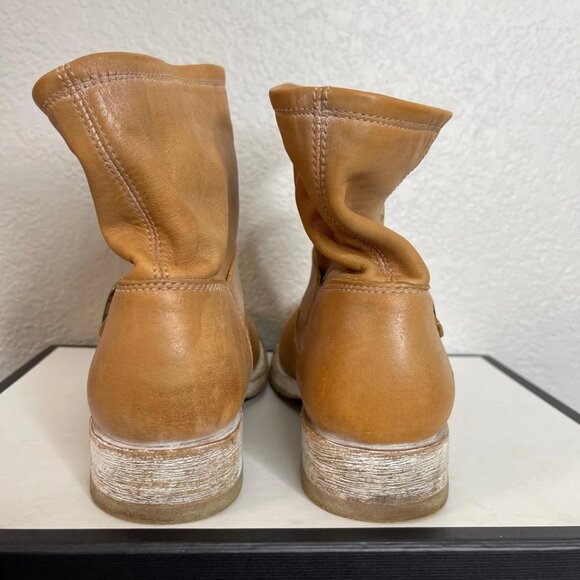 Frye Veronica Tan Leather Motorcycle Ankle Boots Buckle Pull On Women's Size 9 B - Picture 6 of 10
